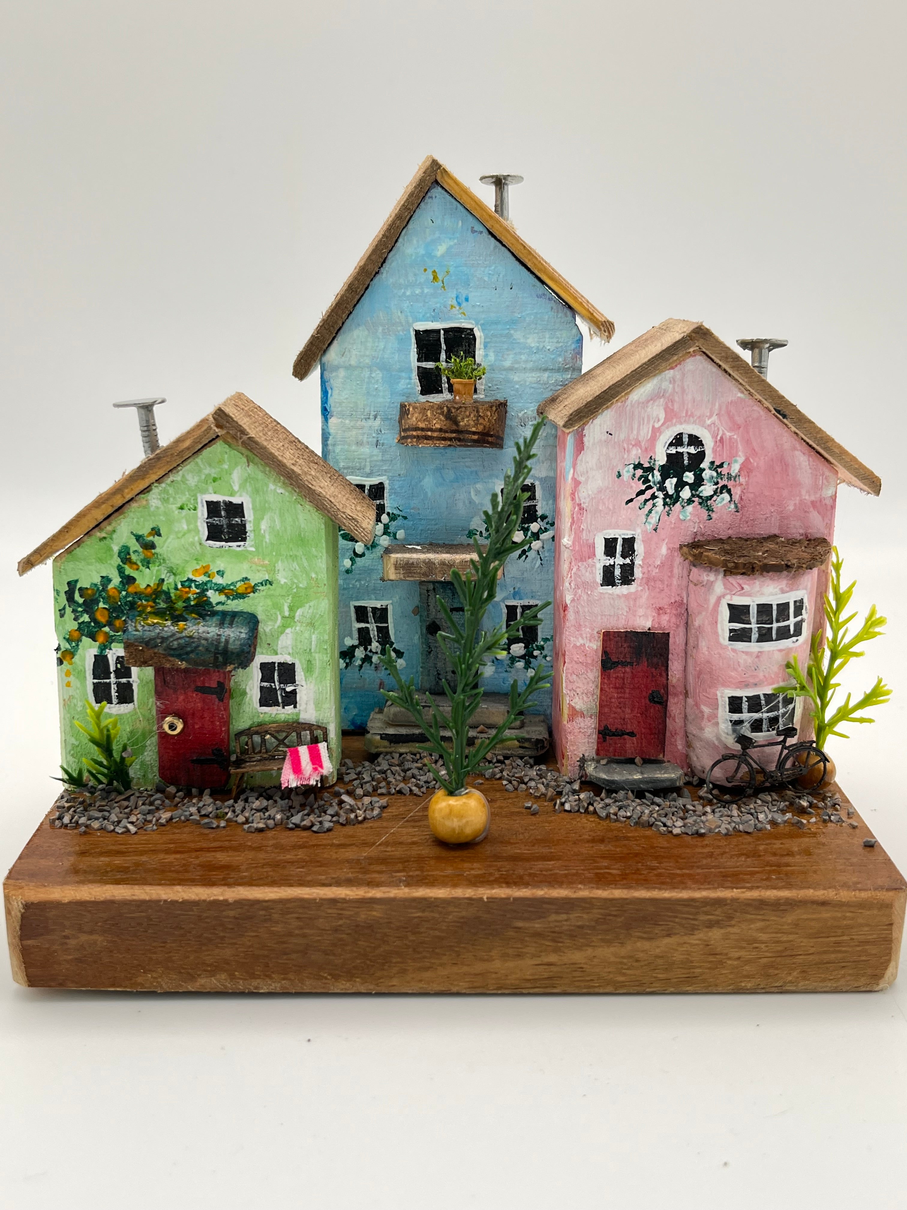 Trio of Handcrafted Miniature Wooden houses  RRH1037