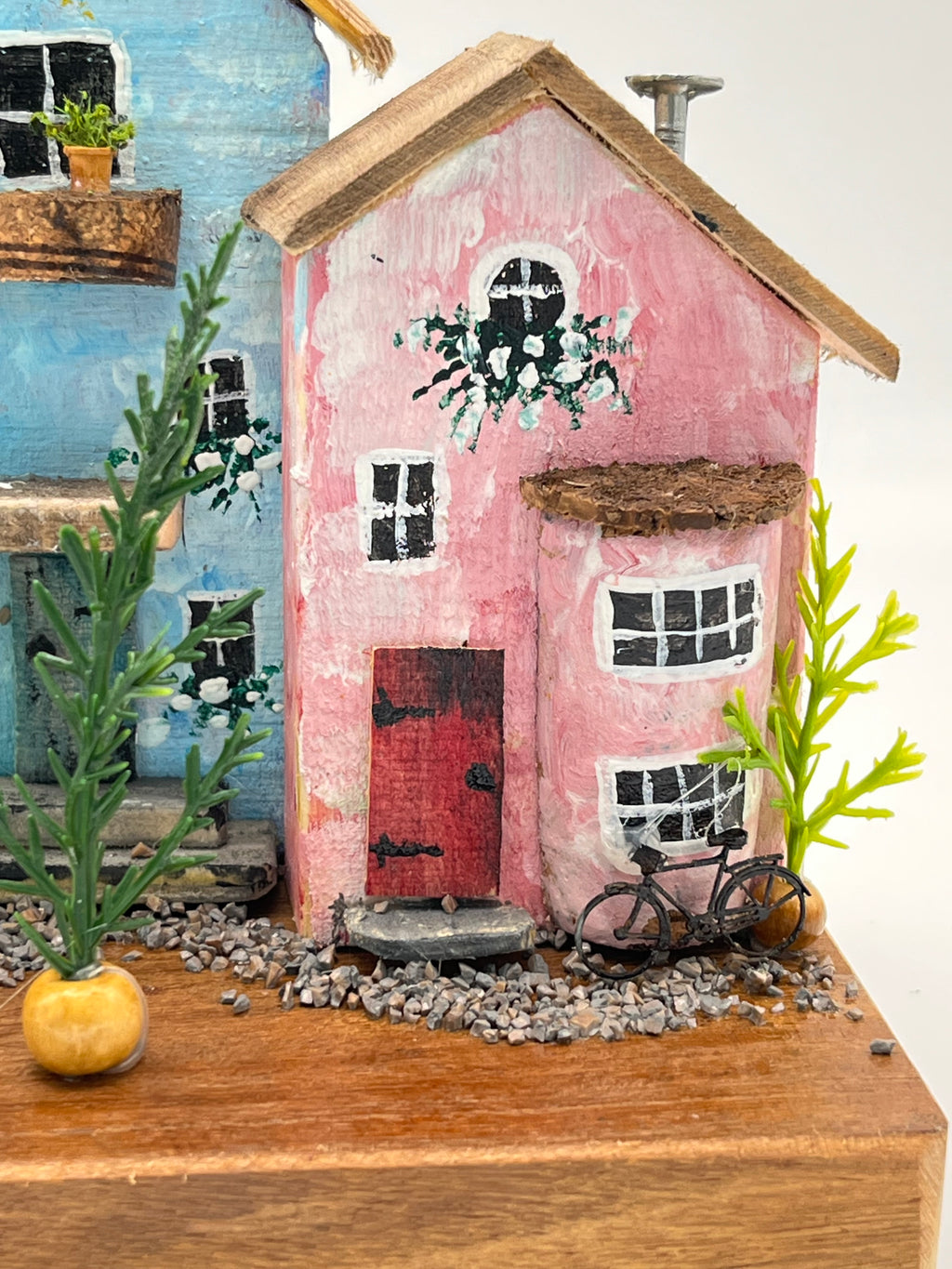 Trio of Handcrafted Miniature Wooden houses  RRH1037
