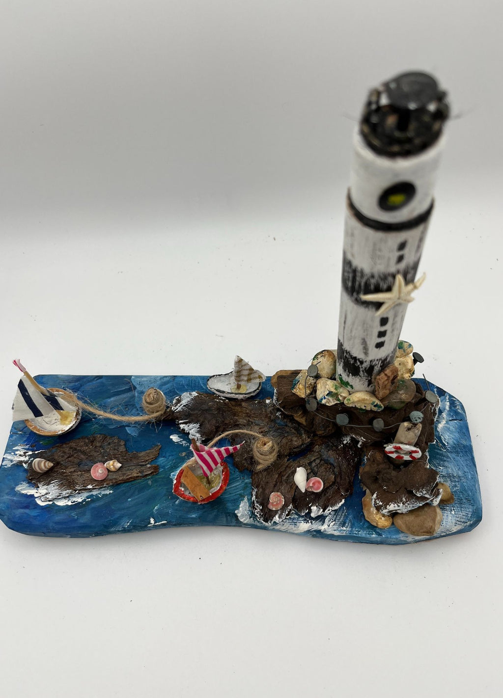 Coastal Lighthouse Miniature-By the Sea RRS1001