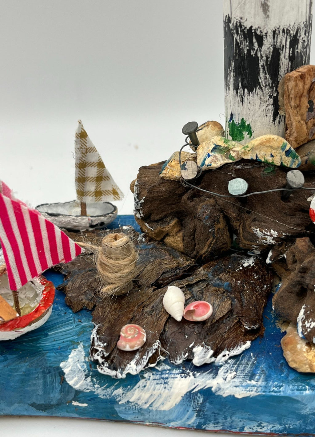 Coastal Lighthouse Miniature-By the Sea RRS1001