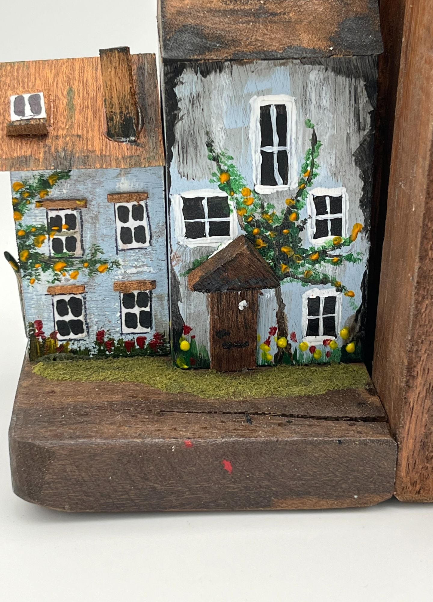 Handcrafted Miniature Wooden Houses on Natural Base Bookends RR1012