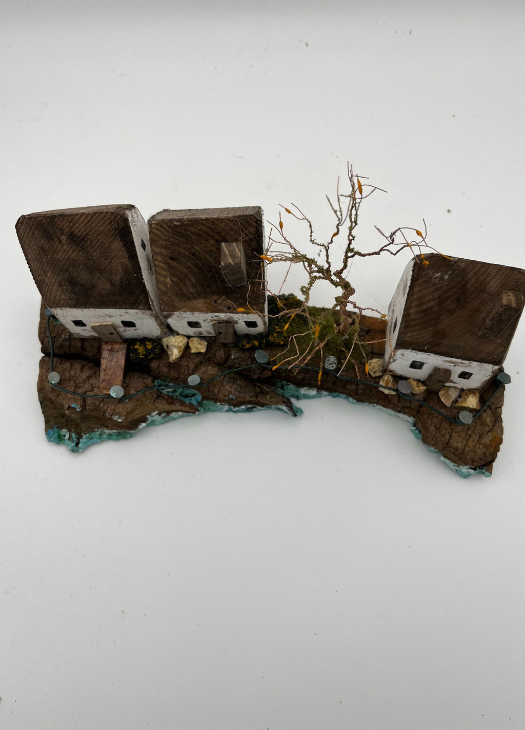 Miniature by the Sea on the cliff edge RRS1007