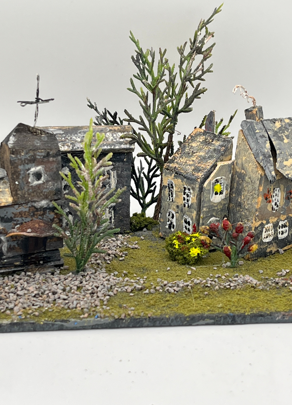 Handcrafted Miniature Cotswold Village scene on Slate base RR1022
