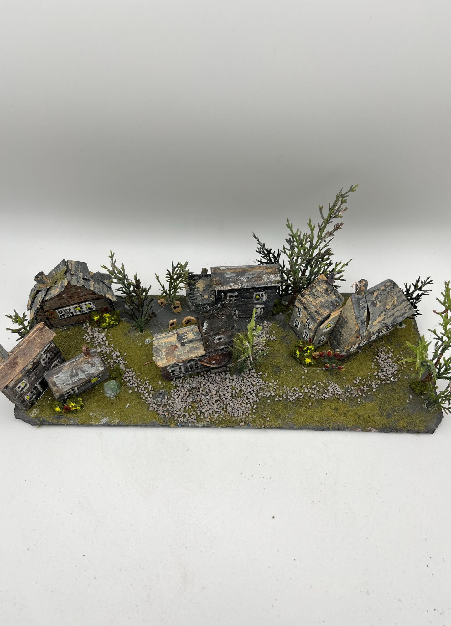 Handcrafted Miniature Cotswold Village scene on Slate base RR1022